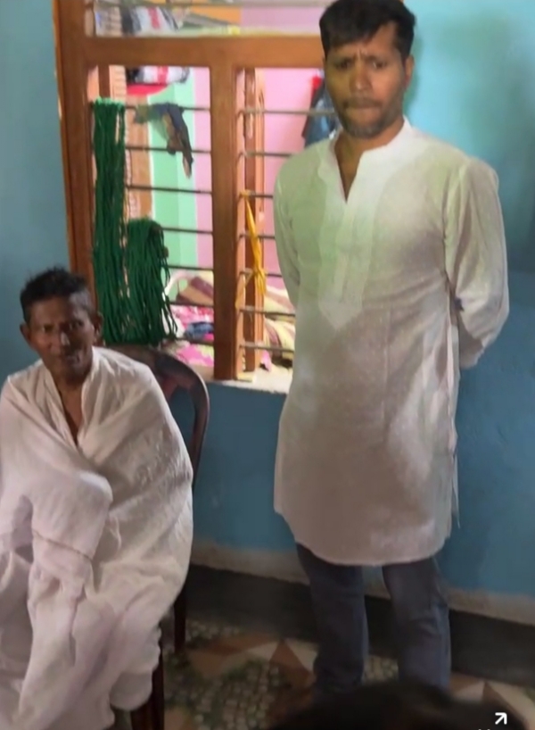 अशोक डिंडा पहुंचे भाजपा कार्यकर्ता के घर मयना अशोक डिंडा पहुंचे भाजपा कार्यकर्ता के घर मयना