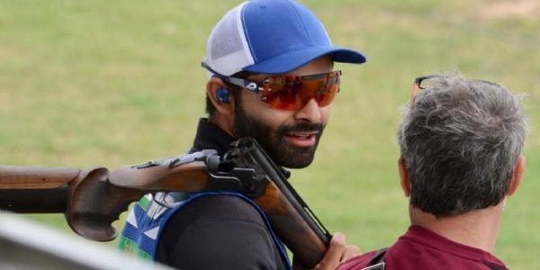 भारतीय स्कीट शूटर अंगद वीर सिंह बाजवा भारतीय स्कीट शूटर अंगद वीर सिंह बाजवा