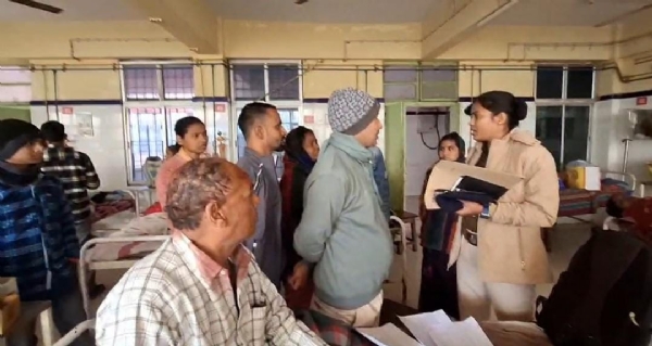 पूछताछ करती पुलिस पूछताछ करती पुलिस