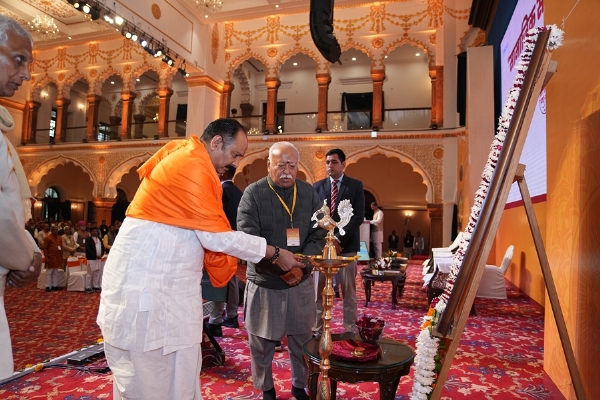 भोपाल में राष्ट्रीय स्वयंसेवक संघ द्वारा आयोजित सामाजिक सद्भाव बैठक संपन्न भोपाल में राष्ट्रीय स्वयंसेवक संघ द्वारा आयोजित सामाजिक सद्भाव बैठक संपन्न