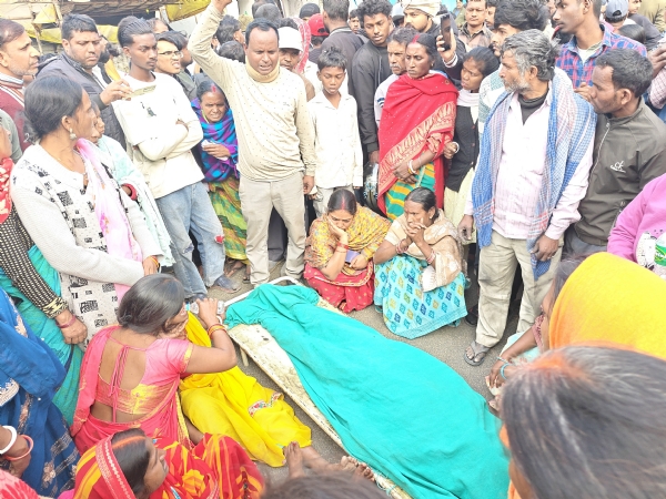 ग्रामीणों ने किया सड़क जाम