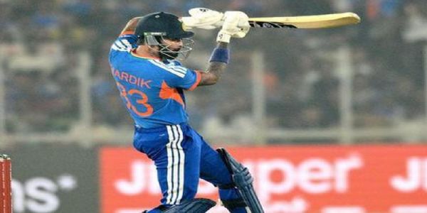 भारतीय टीम के स्टार ऑलराउंडर हार्दिक पांड्या भारतीय टीम के स्टार ऑलराउंडर हार्दिक पांड्या