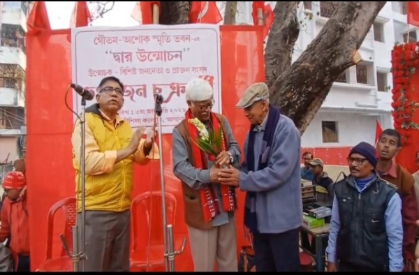 कार्यलय का उद्घतन करने पहुंचे सुजन चक्रवर्ती