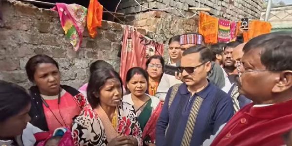 हिरासत में युवक की मौत के बाद अर्जुन मुंडा ने की पीड़ित परिवार से मुलाकात