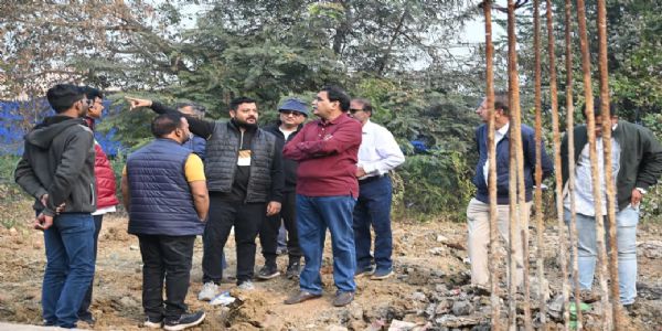 रायपुर : विधायक मूणत ने क‍िया कोटा में निर्माणाधीन नवीन महाविद्यालय का निरीक्षण