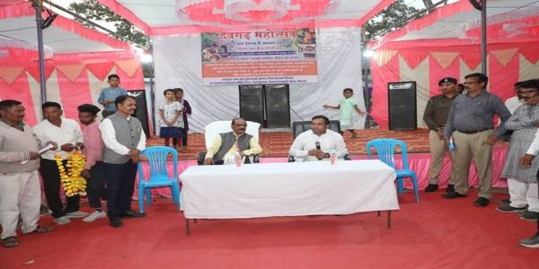 एकजुट होकर पर्यटन को बढ़ावा दें ग्रामीणः कलेक्टर नारायन