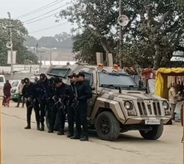 एटीएस के डीवाईएसपी एवं जवानों का छाया चित्र