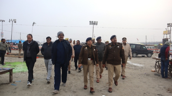 निरीक्षण करते डीएम,एसपी निरीक्षण करते डीएम,एसपी