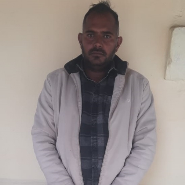 ग्राम सेवा सहकारी समिति का सहायक व्यवस्थापक तीस हजार रुपये की रिश्वत लेते गिरफ्तार