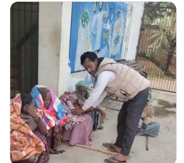 कंबल वितरण में शामिल लाभुक