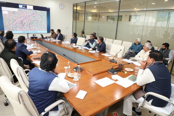 अटल प्रोग्रेस-वे परियोजना की मुख्यमंत्री निवास में हुई बैठक