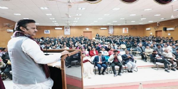 नवाचार, अनुसंधान करें और प्रदेश को सतत विकास की ओर ले जाने के लिये आगे आएं युवा : उप मुख्यमंत्री शुक्ल