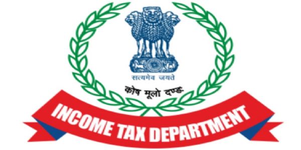 बाबा ग्रुप पर आयकर विभाग की कार्रवाई दूसरे दिन भी जारी, नकदी और शराब की बोतलें बरामद