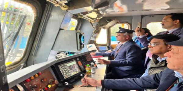 तुगलकाबाद–पलवल सेक्शन पर कवच प्रणाली की कमीशनिंग का निरीक्षण