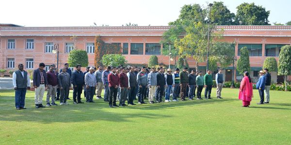 गांधीजी के आदर्शों पर चलने का लिया संकल्प