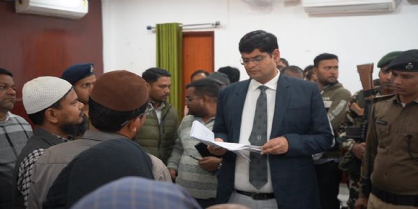 जनता दरबार में डीएम ने त्वरित, पारदर्शी एवं प्रभावी समाधान के दिए निर्देश