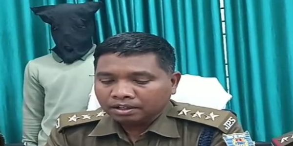 सरायकेला में पुलिस ने अवैध हथियार के साथ युवक को किया गिरफ्तार