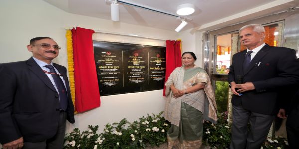 दिल्ली की मुख्यमंत्री ने पार्क स्ट्रीट इलेक्ट्रिक रिसीविंग सब-स्टेशन का किया उद्घाटन