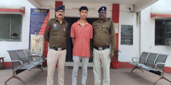 जांजगीर चांपा: शराब पीने के लिए पैसे मांगकर मारपीट करने वाला आरोपित गिरफ्तार