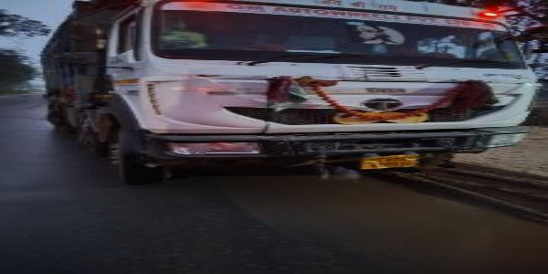 जांजगीर-चांपा : अवैध रेत उत्खनन और परिवहन के आरोप में दो हाइवा वाहन जब्त