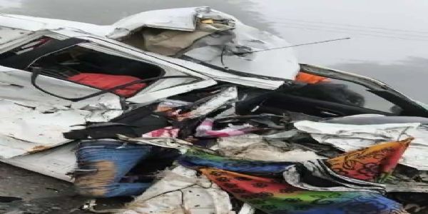 ग्वालियर: ट्रक ने कार को मारी टक्कर, चार की मौत