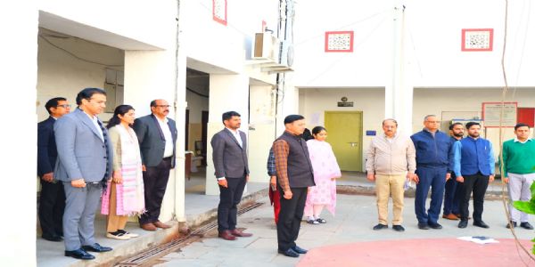 शहीद दिवस पर जयपुर जिला कलेक्ट्रेट में रखा गया दो मिनट का सामूहिक मौन