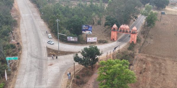 जशपुर : एनएच-43 पर ड्रोन से हुआ दुर्घटनाजन्य स्थलों का हाईटेक निरीक्षण, त्वरित सुधार के निर्देश