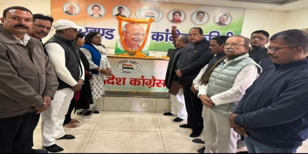 सत्य और अहिंसा को हथियार बनाकर गांधी ने दिखाया संघर्ष का नया रास्ता : कमलेश