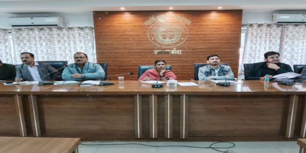 कालिंजर महोत्सव की तैयारियों को लेकर डीएम ने दिए निर्देश