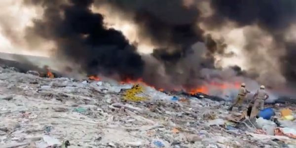 डानकुनी के डंपिंग ग्राउंड में लगी आग