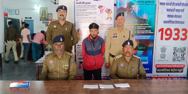 चांपा : चाकू दिखाकर लूट करने वाला आरोपित गिरफ्तार, आराेपित गिरफ्तार