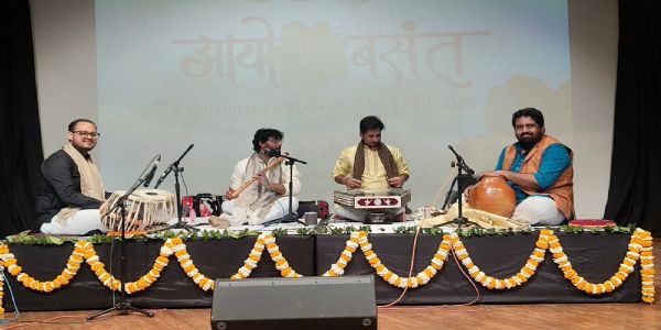 सुरों और संवेदना के समावेशन के साथ हुआ आयो बसंत का बसंती आगाज