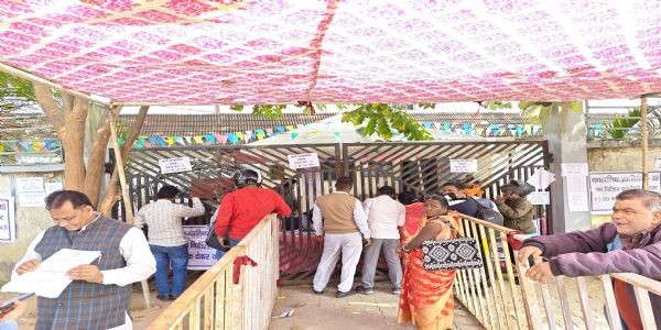 नगर परिषद अध्यक्ष पद पर एक और वार्ड पार्षद के लिए दो लोगों ने किया नामांकन