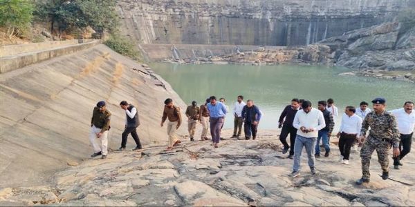 सागरः कलेक्टर ने किया लोअर चंदिया डैम का निरीक्षण, दिए आवश्यक निर्देश