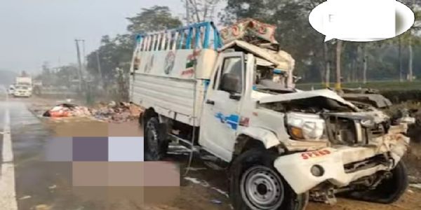 मोरान में सड़क हादसा, खड़े ट्रक से टकराई बोलेरो पिकअप, दो की मौत