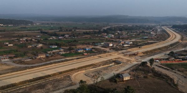 नेपाल का पहला एक्सप्रेस वे नेपाल का पहला एक्सप्रेस वे