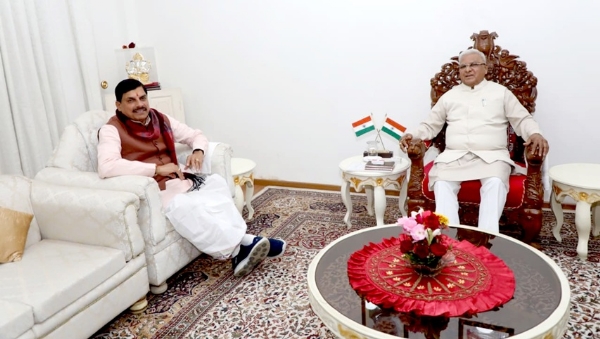 मुख्यमंत्री डॉ. मोहन यादव ने राज्यपाल मंगुभाई पटेल से की भेंट मुख्यमंत्री डॉ. मोहन यादव ने राज्यपाल मंगुभाई पटेल से की भेंट