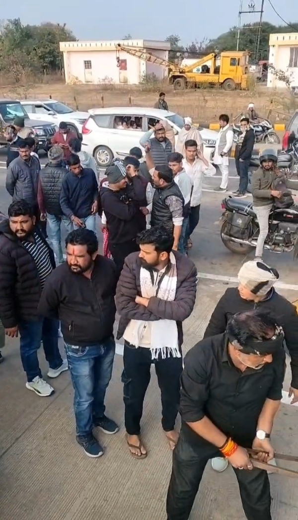 जान से मारने की धमकी, पांच पर केस दर्ज जान से मारने की धमकी, पांच पर केस दर्ज