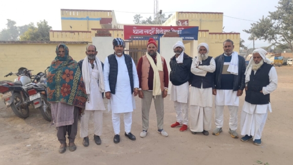 15 दिन तक पुलिस के थाने के चक्कर काटती रही :