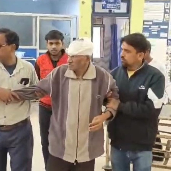 घायल बुजुर्ग