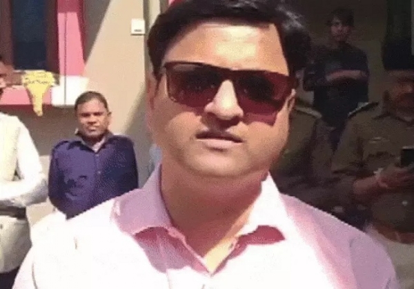 एसडीएम आनंद मालवीय