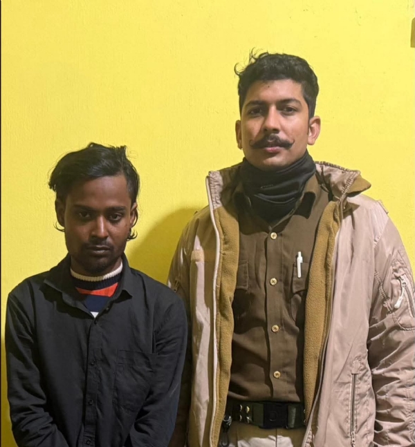 मोबाइल चोर गिरफ्तार