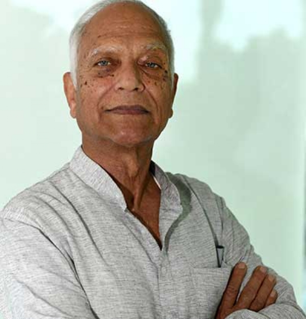 नेपाल की प्रधानमंत्री सुशीला कार्की के पति दुर्गा सुबेदी नेपाल की प्रधानमंत्री सुशीला कार्की के पति दुर्गा सुबेदी