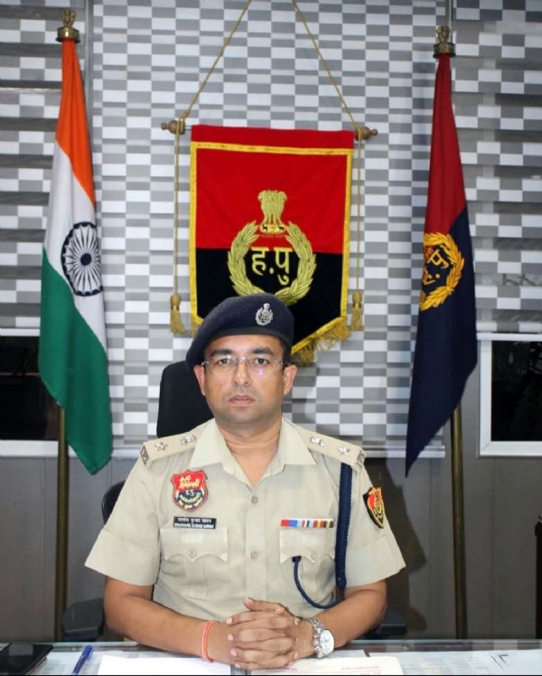 पुलिस अधीक्षक शशांक कुमार सावन।