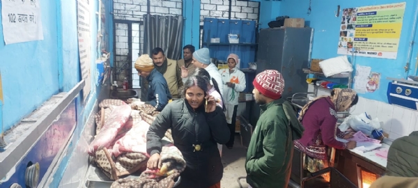 अररिया फोटो:अस्पताल में मृतक और परिजन