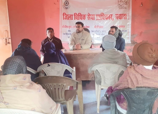 शिविर में अधिकारी गण