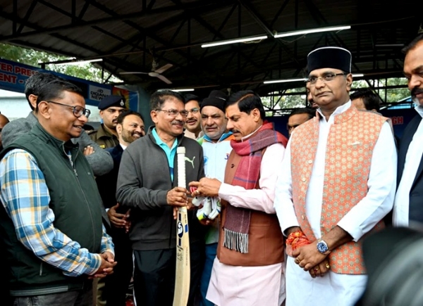 मुख्यमंत्री डॉ. मोहन यादव ने ओल्ड कैंपियन ग्राउंड पर 31वें आईईएस डीजिआना इंटरप्रेस क्रिकेट टूर्नामेंट का शुभारंभ किया