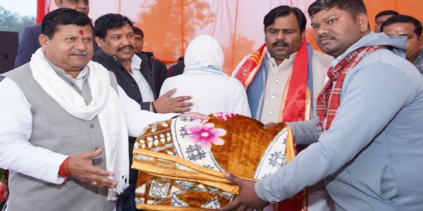 गरीबों -जरूरत मंदों के साथ हर कदम पर खड़ी है सरकार : राज्यमंत्री राकेश राठौर