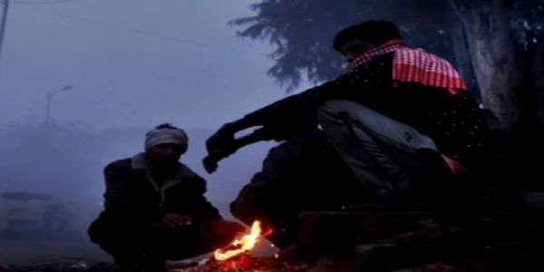 गुजरात में कड़ाके की ठंड, नलिया में पारा पहुंचा 7 डिग्री