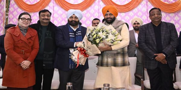 हरियाणा में इलेक्ट्रिक व्हीकल पार्क बनाने की योजना हाे रही तैयार : नायब सैनी